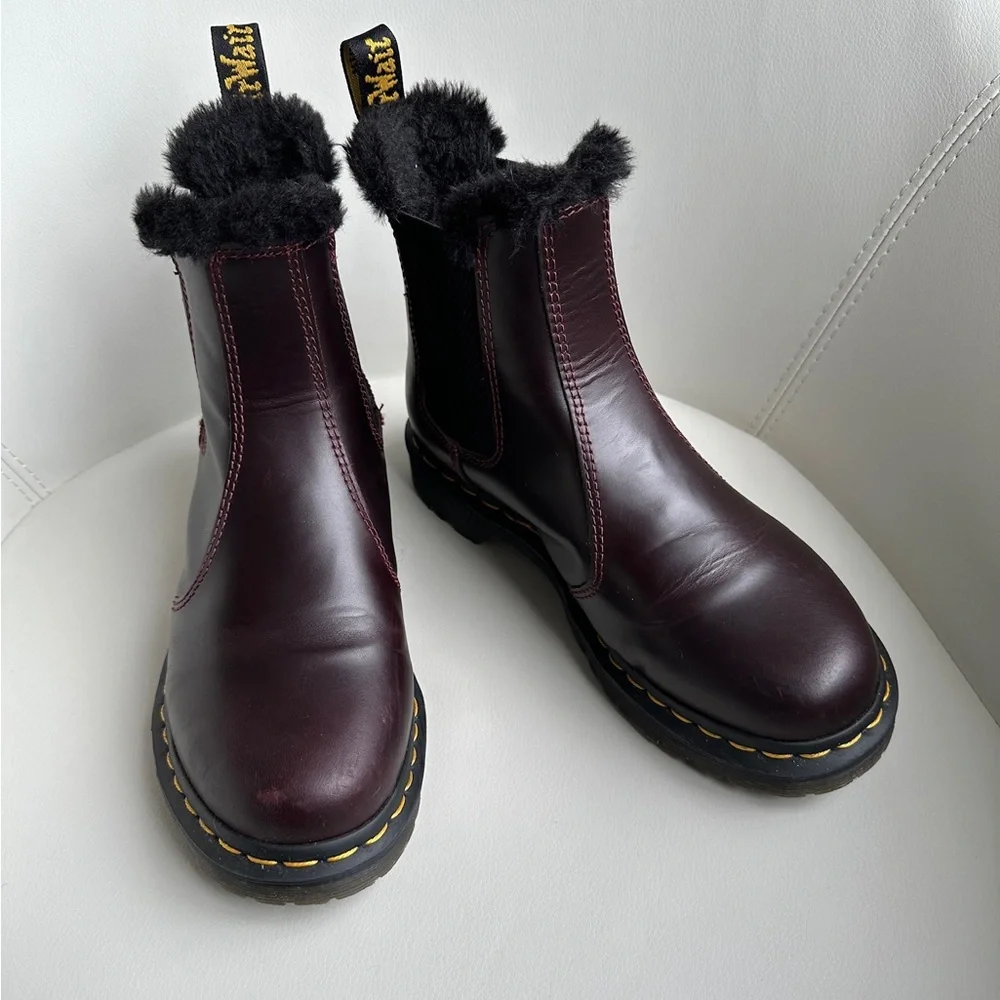 Dr. Martens 2976 Leonore Faux Fur Lined Chelsea Oxblood Maroon Boots in Size 7